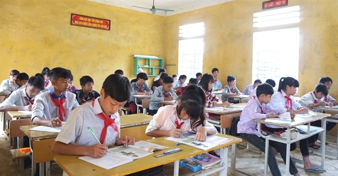 08-10-55_cc_e_hoc_sinh_o_thu_cuc_duoc_n_mc_dep_khi_den_truong