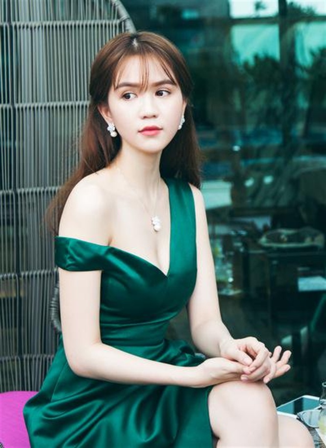 19-13-55_ngoc_trinh