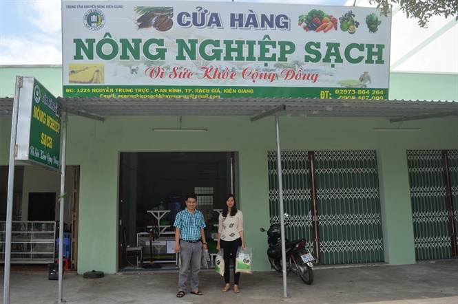 09-35-08_trung-tm-khuyen-nong-kien-ging-mo-cu-hng-bn-nong-sn-vietgp-nhm-ket-noi-chuoi-gi-tri-tu-sn-xut-den-tieu-thu