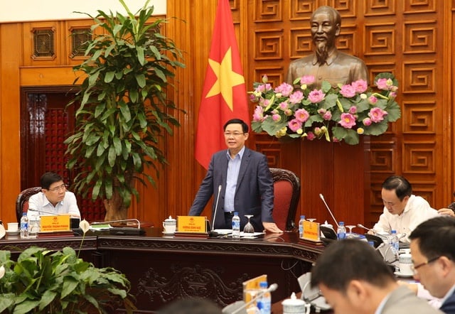 06-49-27_pttg_vuong_dinh_hue_01