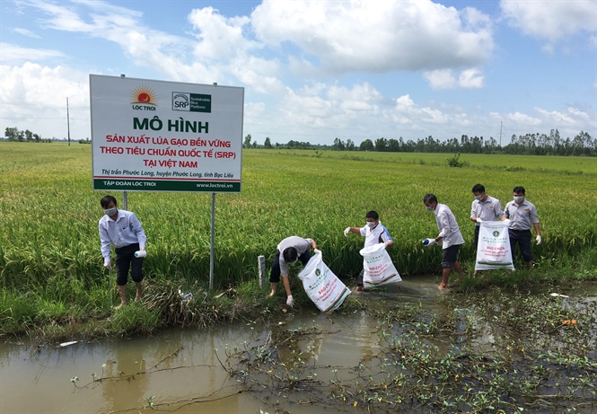 09-58-45_cung_nong_dn_thu_gom_vo_chi_thuoc_bvtv