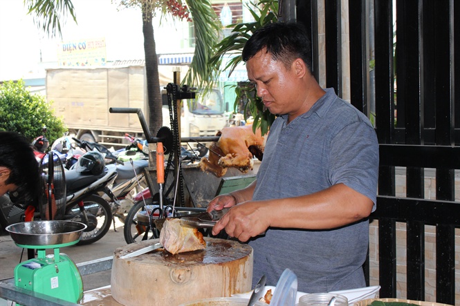 16-54-50_cht_be_quy_cho_khch_mng_ve