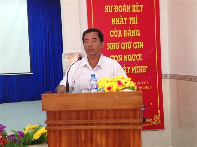 14-18-28_ong_phm_phuc_ging_chu_tich_ubnd_huyen_ci_nuoc_tr_loi_nhung_buc_xuc_cu_tieu_thuong_cho_ci_nuoc