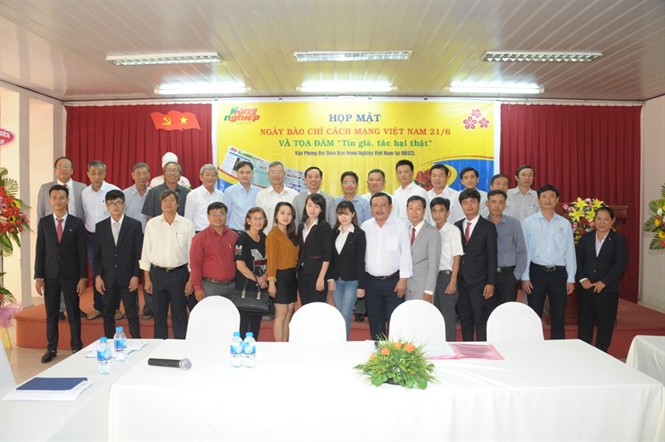 09-52-21_7_cc_di_bieu_chup_hinh_luu_niem