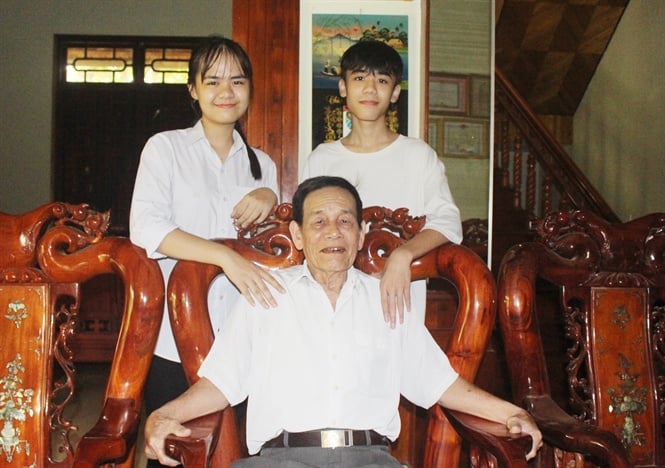 13-18-35_ong_gi_4