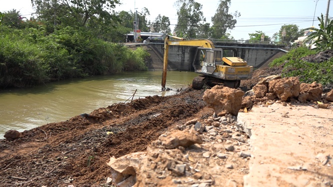 09-17-09_no_vet_muong_ut_goc_phuc_vu_tuoi_tieu_vu_he_thu