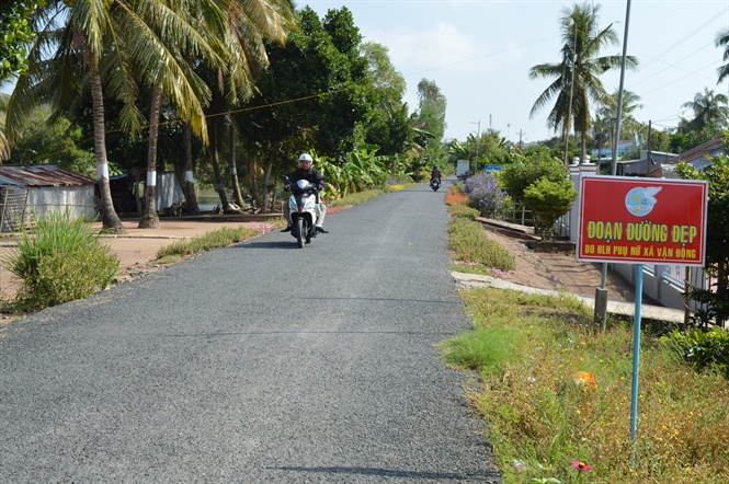 13-45-17_duong_chy_se_bo_gom_nhung_cung_duong_thuoc_tinh_hu_ging_qu_nhung_cnh_dong_thon_lng_binh_yen_ven_theo_nhung_kenh_rch_uon_luon