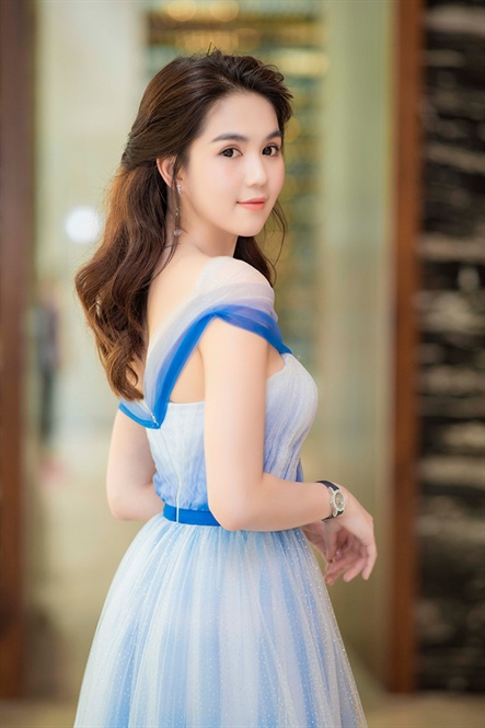 14-42-14_ngoc_trinh_1