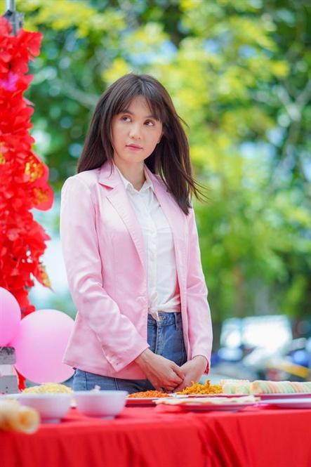 14-42-14_ngoc_trinh_trong_phim_vu_quy_di_no