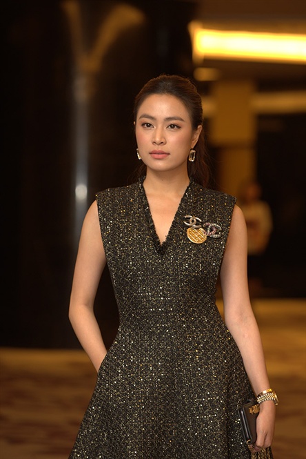 10-45-43_hong_thuy_linh