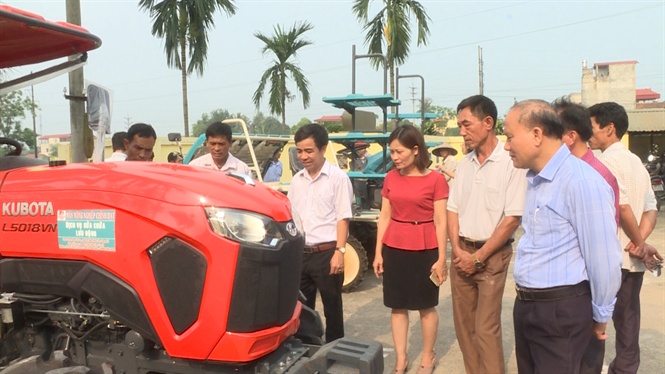 14-35-00_cn_bo_ky_thut_cong_ty_gioi_thieu_voi_cc_di_bieu_v_b_con_ve_cc_loi_my_nong_nghiep