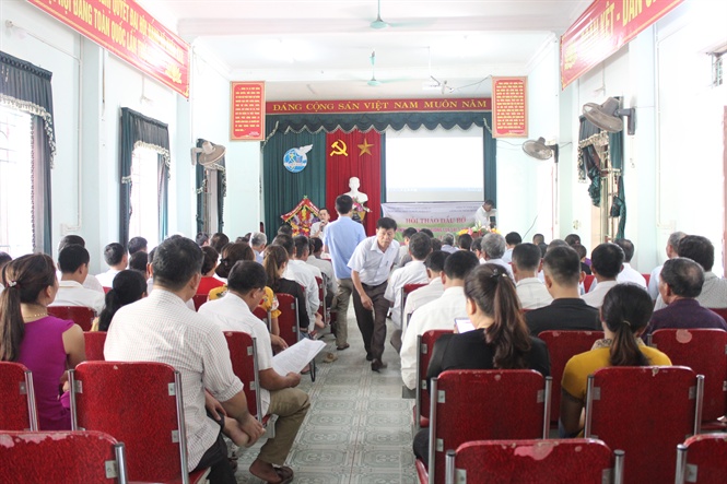08-27-02_hoi_tho_con_trnh_lun_soi_noi_ve_giong_lu_li_kh336_ti_hoi_truong_ub_x_nghi_loc