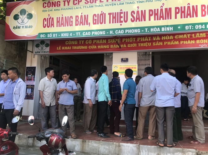 09-08-18_b_con_den_thm_qun_v_mu_hng_ti_cu_hng_ho_binh