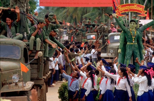 10-53-53_tien_qun_vn_ve_nuoc