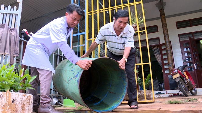 03-54-03_nh_nguoi_dn_ve_sinh_moi_truong_die_t_lng_qung_bo_g_y_phong_chong_sxh