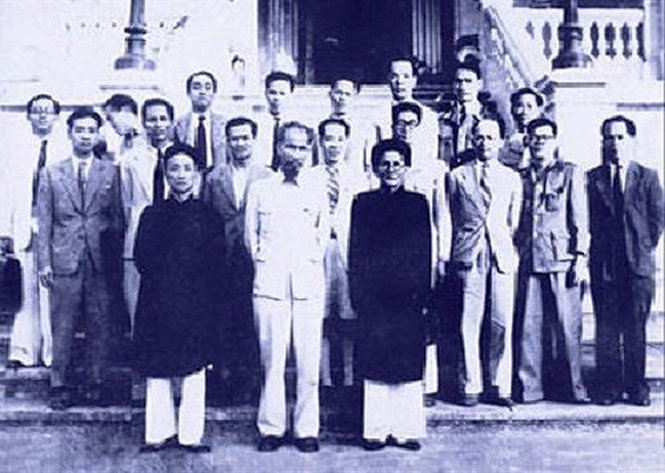 14-55-40_trn_dng_kho_1946