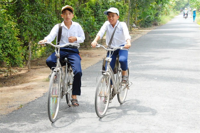 14-33-53_nh_duong_gio_thong_nong_thon_moi_o_huyen_co_lnh_-_dong_thp