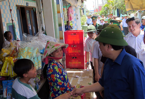 ong-dinh-la-thang-chi-dao-xay-truong-cap-3-o-xa-dao-duy-nhat-tp-hcm-1