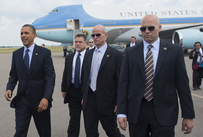 Trên 1.000 người tháp tùng ông Obama