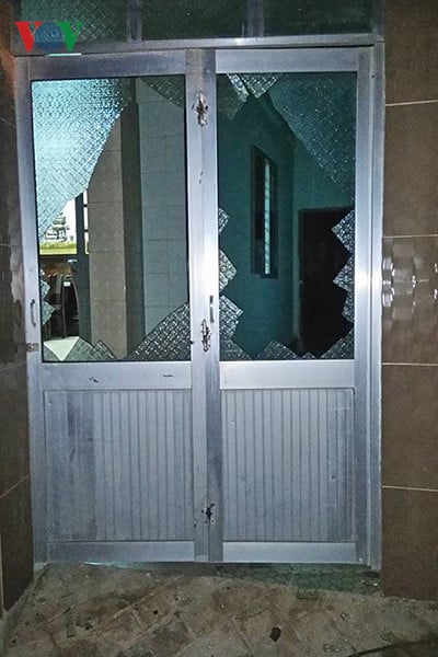 no lon tai dao phu quy gay sap nha, nhieu nguoi bi thuong hinh 2