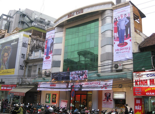 buc-tranh-am-dam-he-thong-rap-chieu-phim-nha-nuoc-mien-bac
