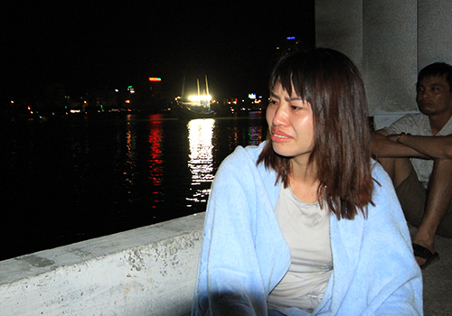 nan-nhan-vu-lat-tau-toi-uong-nuoc-muon-tat-tho-nen-tuot-mat-con-2