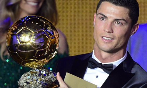 nha-cai-tin-ronaldo-cam-chac-danh-hieu-qua-bong-vang-fifa