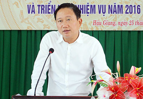 chiec-xe-mercedes-cho-muon-va-cai-bong-trinh-xuan-thanh-o-halico
