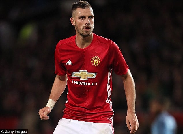   Tiền vệ Morgan Schneiderlin  