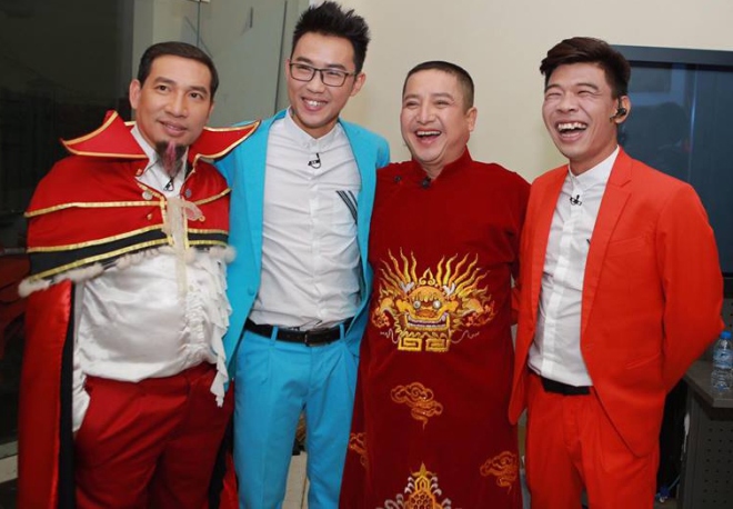 Nghệ sĩ hóa trang trước giờ ghi hình Táo quân 2017
