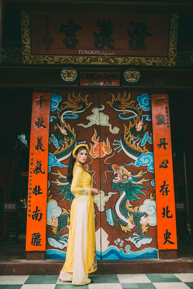Phương châm sống của cô là “Sống là để cho đi và không mong nhận lại”, Hồng Quỳnh yêu thích các hoạt động thiện nguyện thay vì dành nhiều thời gian cho bản thân như bạn bè đồng trang lứa.