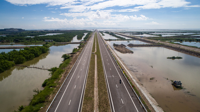 Tuyến đường Tân vũ Lạch huyện được thiết kế với tiêu chuẩn đường cấp III đồng bằng với vận tốc lên đến 80Km/h