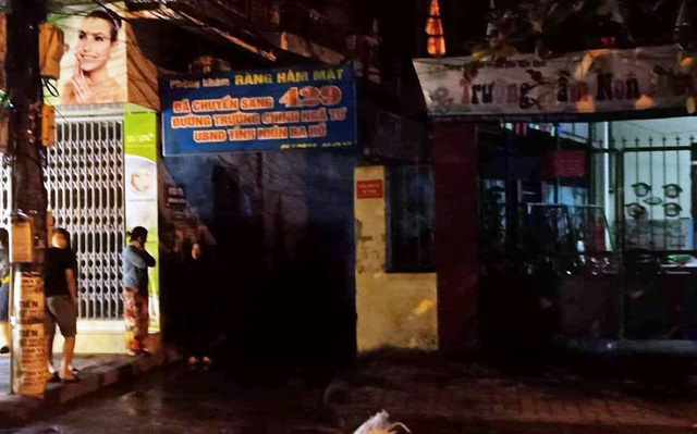   Lối vào nhà ông Vĩnh trên đường Hàn Thuyên  