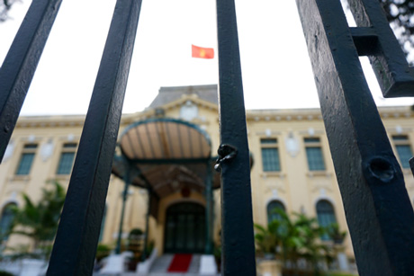 Phố Đinh Tiên Hoàng tấp nập du khách