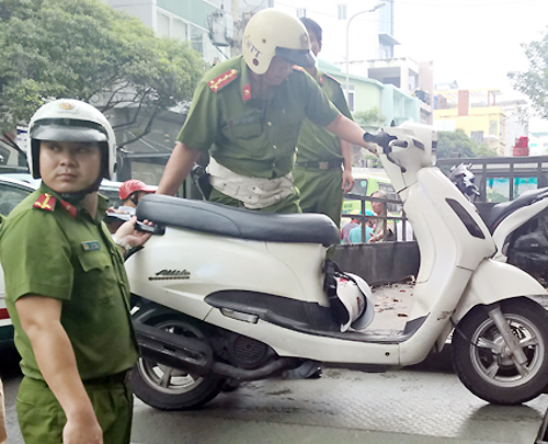ben-trong-dong-lac-to-chuc-sinh-nhat-cho-thieu-gia-sai-gon-8
