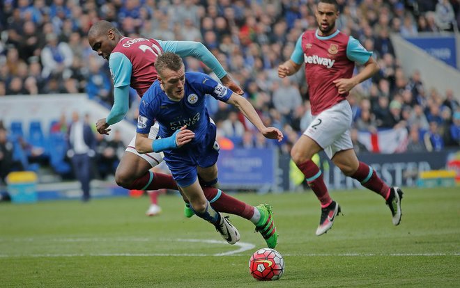 13 tháng Leicester từ đội bét bảng đến nhà vô địch cổ tích - ảnh thể thao