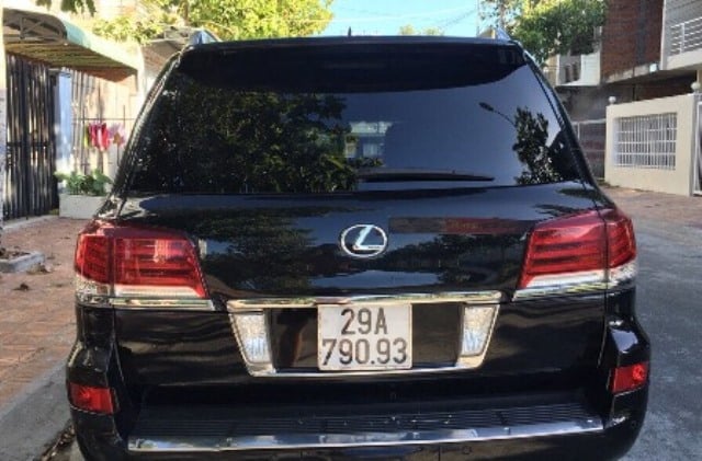 Chiếc xe Lexus 570 trước đó gắn biển 29A 790.93