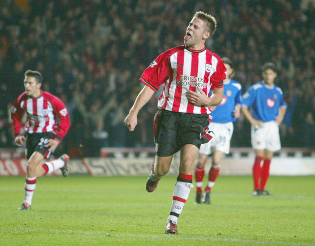   James Beattie ăn mừng trong một lần ghi bàn cho Southampton  