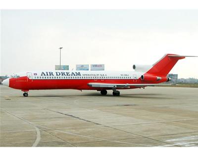 Chiếc Boeing 727-200 bị bỏ rơi ở sân bay Nội Bài đã 10 năm (ảnh: Tiền phong)