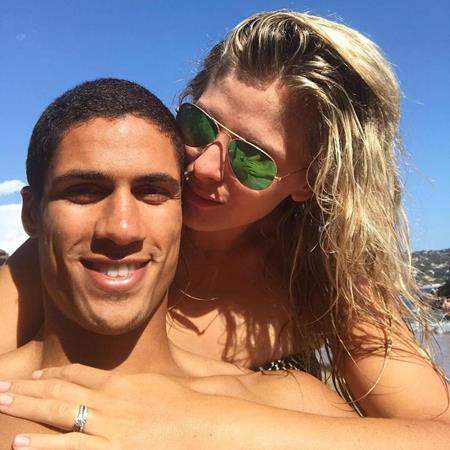 Cả hai đã ở bên nhau từ khi còn đi học và hiện tại, bà xã Varane còn muốn học tiếp lên để lấy bằng cử nhân Luật.