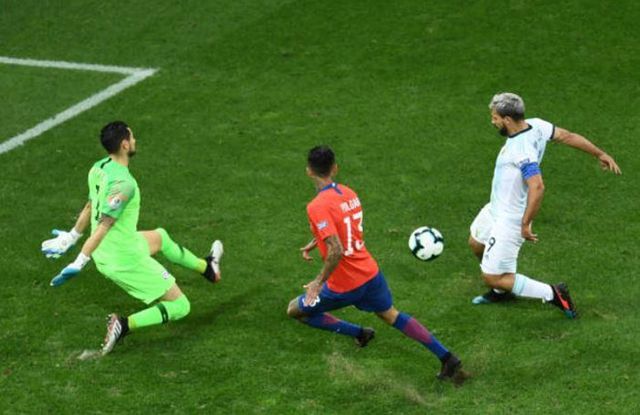 Messi nhận thẻ đỏ, Argentina nhọc nhằn giành hạng ba Copa America - 11