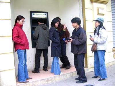 ATM hỏng, người sử dụng lo âu và bức xúc (Ảnh mang tính minh họa)