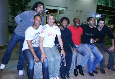 Karembeu cùng các cựu cầu thủ nổi tiếng một thời của bóng đá Pháp Bernard Diomede, Patrice Loko…