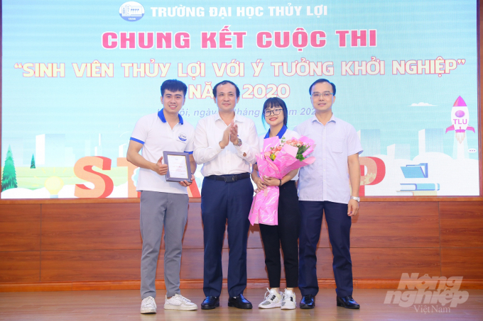 img_4141-144651_552.jpg Đề tài 'Vật liệu xanh GPN' - MS15 đến từ Nhóm sinh viên Khoa Công trình đã đạt giải nhất cuộc thi. Ảnh: HG.