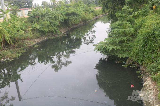 bai-song-cau-1-175602_108.jpg Tình trạng ô nhiễm ngày càng nghiêm trọng. Ảnh: TL