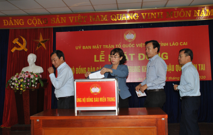 Chỉ trong vòng 15 phút' sau lời kêu gọi ủng hộ miền Trung, tỉnh Lào Cai quyên góp được trên 2,5 tỷ đồng. Ảnh: H.Đ.