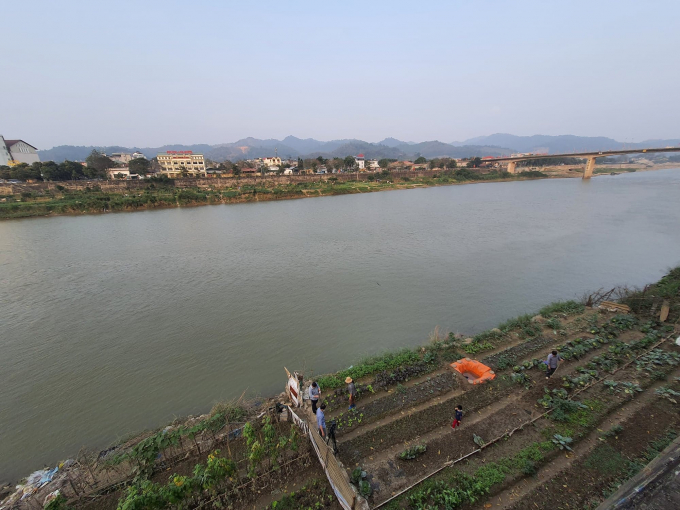 152394796_205952414610112_8516271487297091229_n-182756_510.jpg Nước sông Hồng đoạn chảy qua thành phố Lào Cai. Ảnh: H.Đ.