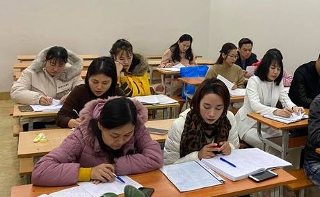 134739625_2159435144189229_3357370569008731918_o-094417_402.jpg Nhu cầu học tiếng Trung Quốc của người dân tại Lào Cai khá lớn. Ảnh: L.B.