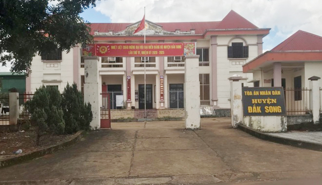 04062021ky-luat-lanh-dao-toa-an-huyen-lap-an-ao-roi-tu-xet-xuduong-phongdocx-1622812444487-103633_615.jpeg TAND huyện Đăk Song, nơi lập khống hồ sơ. Ảnh: Quang Yên.