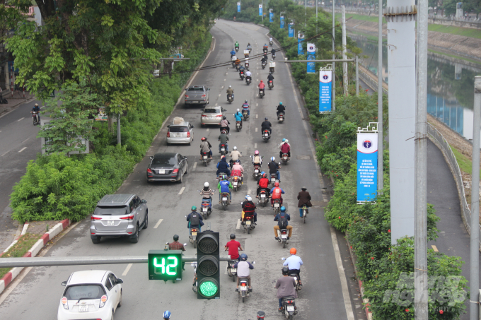 Tính đến sáng 19/4, tổng số ca bệnh cả nước hiện vẫn là 268 trường hợp. Trong 3 ngày liên tiếp, Việt Nam không ghi nhận ca nhiễm mới. Tuy nhiên tin vui đó lại làm nhiều người dân chủ quan, lơ là trong việc cách ly xã hội, đề phòng dịch bệnh.